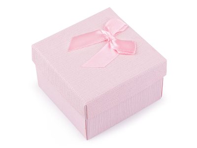 Krabička s mašličkou 9x9 cm{% if variant.name %} – 3 pudrová{% endif %}
