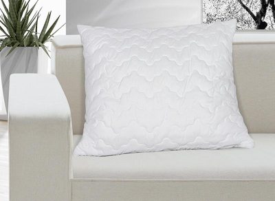 Polštář Kamilka STANDARD 800g - 70x90 cm bílá{% if product.brand.name %} – Bellatex{% endif %}
