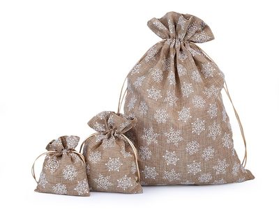 Dárkový pytlík vločky s glitry 13x18 cm imitace juty{% if product.brand.name %} – Stoklasa{% endif %}