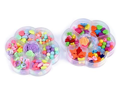 Sada plastových korálků s pruženkou v boxu{% if product.brand.name %} – Stoklasa{% endif %}