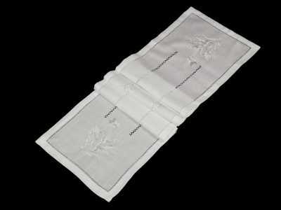 Běhoun / ubrus textilní vyšívaný 40x160 cm{% if product.brand.name %} – Stoklasa{% endif %}
