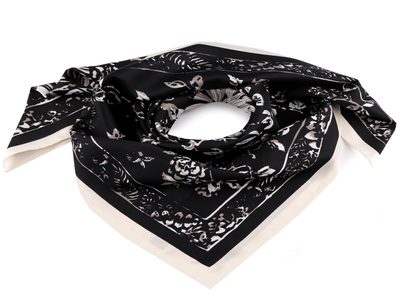 Saténový šátek 90x90 cm{% if variant.name %} – 4 černá{% endif %}
