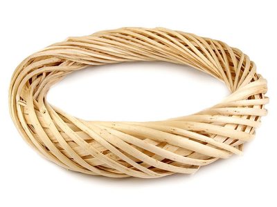 Proutěný věnec Ø34 cm{% if variant.name %} – 3 přírodní sv.{% endif %}