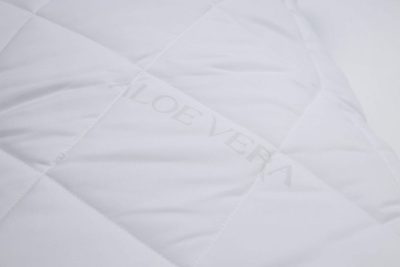 Polštář ALOE VERA 70x90cm Alaska zip 900g{% if product.brand.name %} – Kvalitex{% endif %}