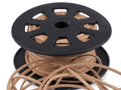 Řemínek imitace kůže šíře 3 mm návin 30 metrů{% if product.brand.name %} – Galanterka{% endif %}