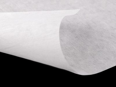 METRÁŽ Netkaná textilie Perlan 45 g/m² šíře 70 cm{% if product.brand.name %} – Stoklasa{% endif %}