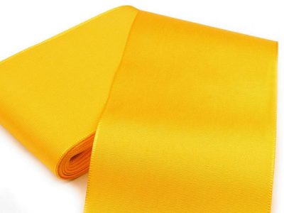 Stuha taftová šíře 10,8 cm návin 50 metrů{% if variant.name %} – 207 žlutá{% endif %}