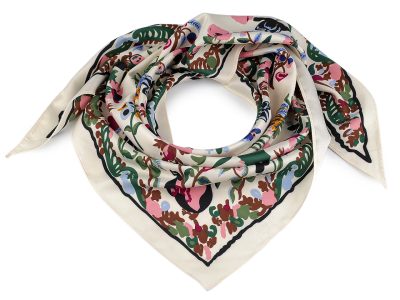 Saténový šátek trojúhelníkový s květy 65x135 cm{% if product.brand.name %} – Stoklasa{% endif %}