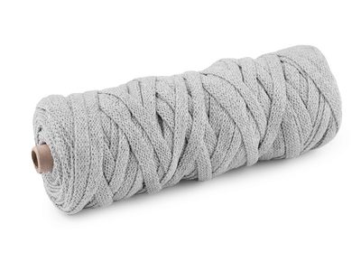 Bavlněná šňůra plochá tkaná / macrame šíře 8 mm návin 50 m{% if variant.name %} – 9 šedá{% endif %}