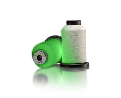 Vyšívací fosforescenční niť Isa tex ligth 40 návin 800 m{% if product.brand.name %} – AMANN{% endif %}