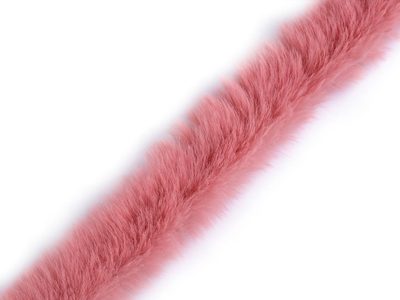 Všívací oděvní / dekorační kožešina šíře 1,5 cm{% if variant.name %} – 4 pudrová{% endif %}
