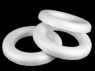 Věnec Ø19 cm polystyren seříznutý{% if product.brand.name %} – Stoklasa{% endif %}