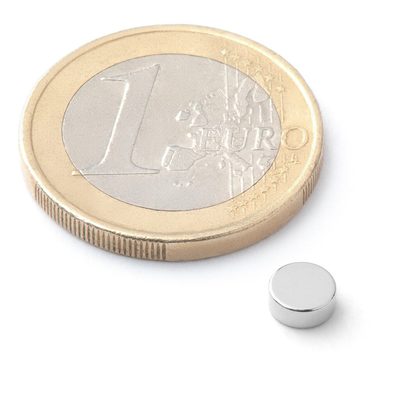 Neodymový magnet kotouč Ø 5 mm, v. 2 mm, síla 650 g - 10 kusů{% if product.brand.name %} – UNIMAGNET{% endif %}