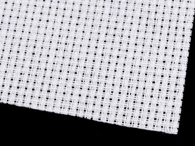 Vyšívací tkanina Kanava 20x30 cm 46 oček{% if product.brand.name %} – Stoklasa{% endif %}