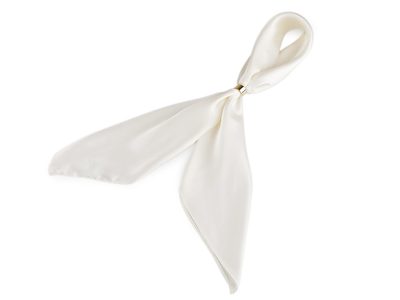 Saténový šátek se sponou 65x65 cm{% if variant.name %} – 2 krémová nejsvět.{% endif %}