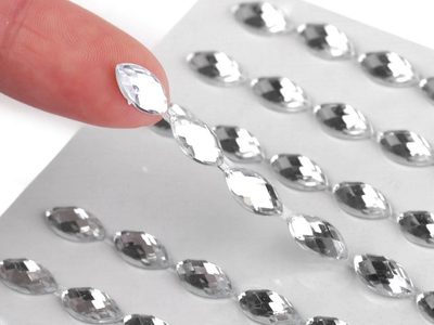 Samolepící kamínky na lepícím proužku 5x10 mm{% if product.brand.name %} – Stoklasa{% endif %}
