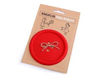 Knoflík pro štěstí / podtácek{% if variant.name %} – 15 červená česky{% endif %}