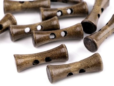 Knoflík dřevěný 35 mm podlouhlý 10 kusů{% if variant.name %} – 3 přírodní tm.{% endif %}