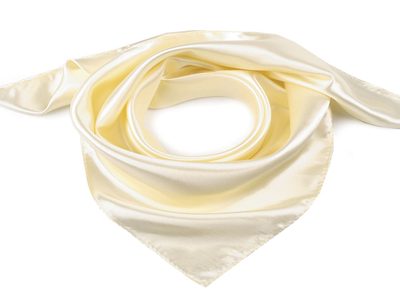 Saténový šátek jednobarevný 60x60 cm{% if variant.name %} – 2 vanilková{% endif %}
