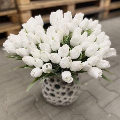Umělé tulipány s listem 6 ks - bílá – fotka 1