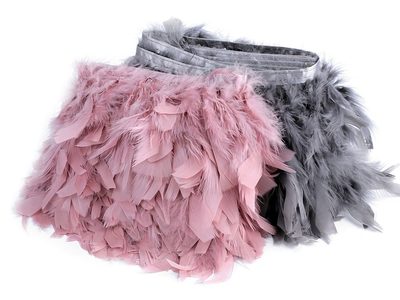 Prýmek - krůtí peří šíře 12 cm METRÁŽ{% if product.brand.name %} – Stoklasa{% endif %}