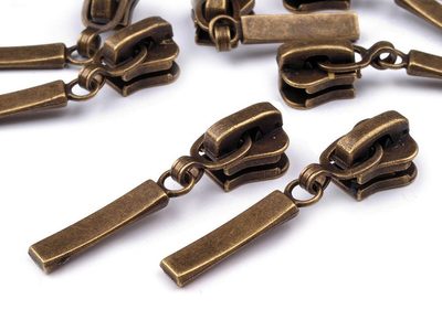 Jezdec ke kostěným zipům 5 mm ozdobný 1 ks{% if variant.name %} – 3 staromosaz{% endif %}