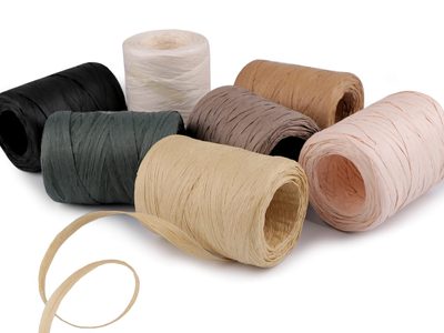 Lýko rafie k pletení tašek - přírodní, šíře 5-8 mm{% if product.brand.name %} – Stoklasa{% endif %}