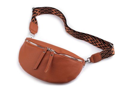 Kabelka crossbody 27x18 cm{% if variant.name %} – 3 hnědá koňak{% endif %}