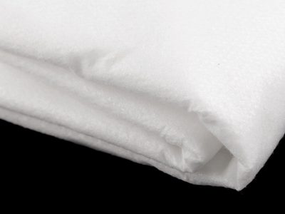 Sakon N 80+22 g/m² šíře 170 cm netkaná textilie nažehlovací{% if product.brand.name %} – Stoklasa{% endif %}