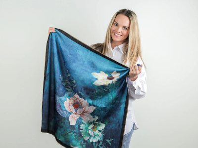 Saténový šátek 70x70 cm{% if product.brand.name %} – Stoklasa{% endif %}