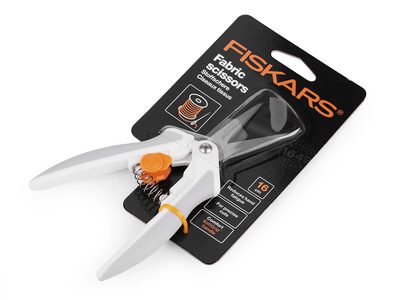 Pružinové nůžky / cvakačky Fiskars délka 16 cm{% if product.brand.name %} – Stoklasa{% endif %}