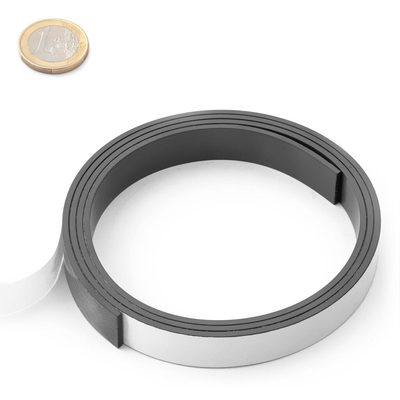 Magnetická samolepicí páska 15 mm, návin 3 metry{% if product.brand.name %} – UNIMAGNET{% endif %}