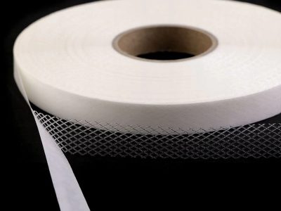 Fixační mřížka zažehlovací šíře 15 mm návin 100 m{% if product.brand.name %} – Galanterka{% endif %}