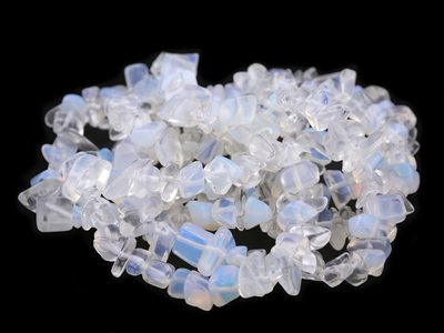 Minerálové zlomky Opalit na silonu{% if product.brand.name %} – Stoklasa{% endif %}