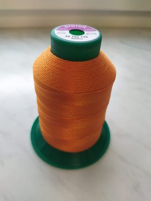 Nitě SYNTON 20 návin 600 m{% if variant.name %} – 0123 oranžová{% endif %}