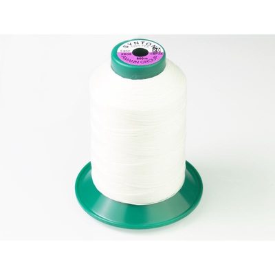 Nitě SYNTON 20 600 m bílé{% if product.brand.name %} – AMANN{% endif %}