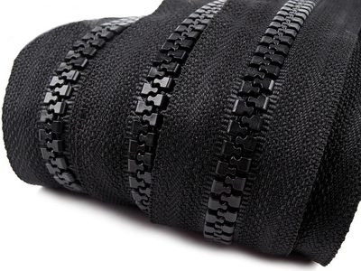 Zip kostěný 8 mm METRÁŽ{% if variant.name %} – 322 černá{% endif %}