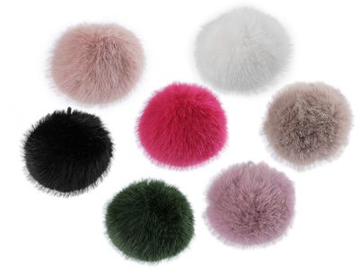 Kožešinová bambule s poutkem Ø6 cm{% if product.brand.name %} – Stoklasa{% endif %}