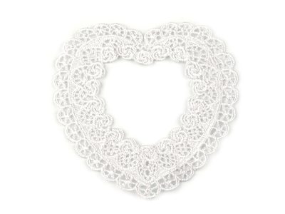 Textilní aplikace / nášivka krajkové srdce{% if product.brand.name %} – Stoklasa{% endif %}