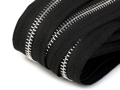 Zip kovový šíře 5 mm metráž{% if product.brand.name %} – Stoklasa{% endif %}