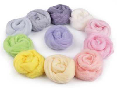 Ovčí rouno 5 g česané{% if product.brand.name %} – Stoklasa{% endif %}