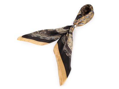 Saténový šátek se sponou 65x65 cm{% if variant.name %} – 4 černá{% endif %}