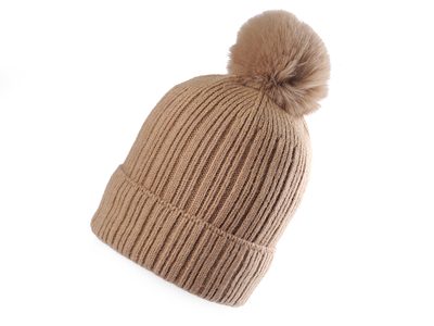 Dámská / dívčí zimní čepice s bambulí Emi Ross{% if product.brand.name %} – Stoklasa{% endif %}
