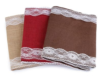 Jutový běhoun s krajkou 30x300 cm{% if product.brand.name %} – Stoklasa{% endif %}