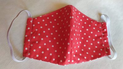 Rouška bavlněná na gumičku s kapsou 15 cm červený puntík – fotka 2