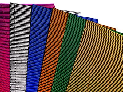 Barevný metalický vlnitý papír / lepenka mix barev{% if product.brand.name %} – Stoklasa{% endif %}