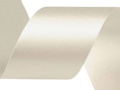 Atlasová stuha oboulící šíře 50 mm návin 20 metrů{% if variant.name %} – 241 krémová nejsvět.{% endif %}