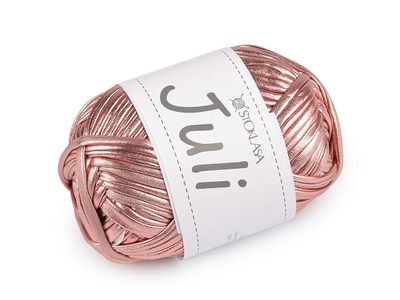 Pletací příze Juli metalická 100 g{% if variant.name %} – 4 (5) pudrová{% endif %}