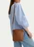 Černá dámská crossbody kabelka se zlatými doplňky