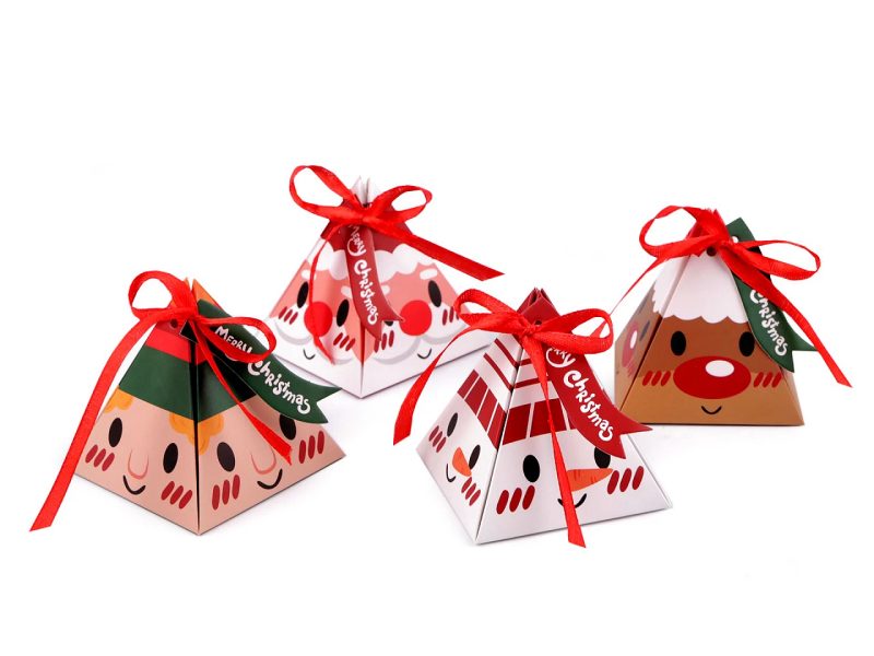 Vánoční dárková krabička pyramida - sob, Mikuláš, sněhulák, skřítek 1 kus